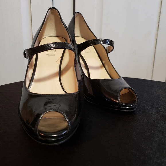 Anne Klein 7.5 Peep Toe Shoe - Picture 8 of 8